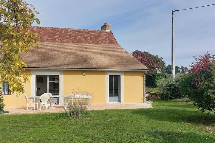 Gîte pour 14 personnes, avec terrasse et jardin dans la Sarthe