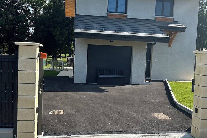 Location de vacances pour 6 personnes, avec terrasse et jardin dans Féternes