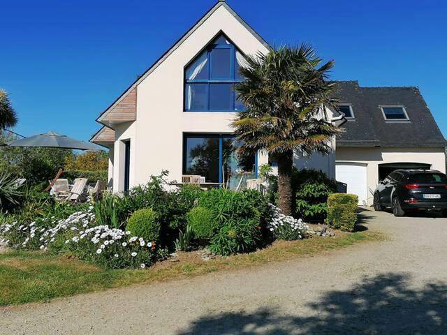 Location de vacances pour 15 personnes, avec jardin et vue, adapté aux familles à Esquibien - 2