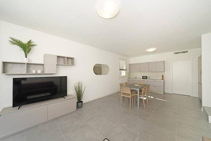 Villa pour 8 personnes, avec Terrasse et Jardin ainsi que Piscine et Sauna à Sirmione - 4