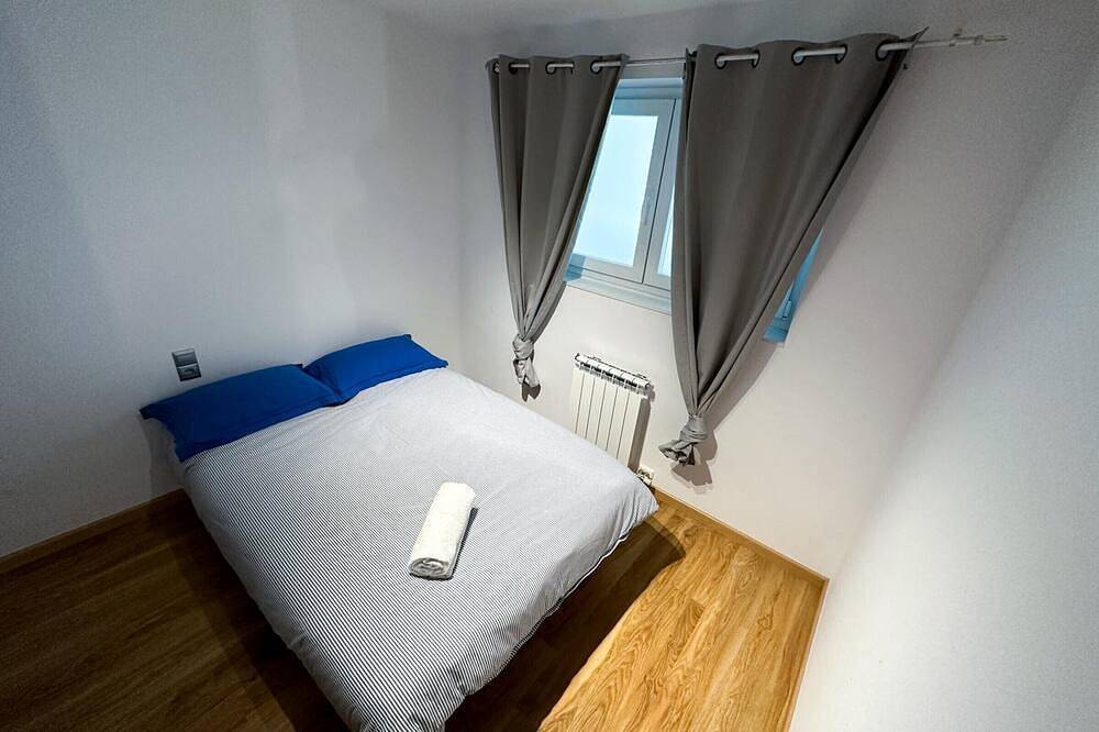 Entire apartment, 4-Person Apartment, 2 Bed, Arinsal, Parking Included in Arinsal, Pal Arinsal