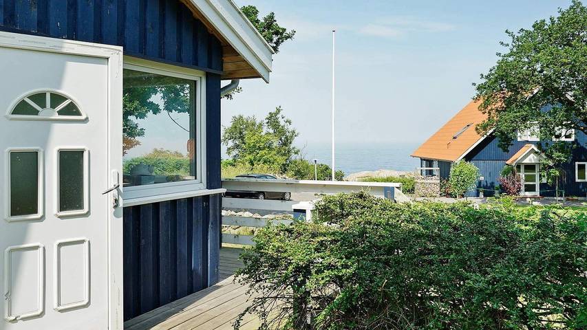 Ferieudlejning for 3 personer, med udsigt og have i Allinge-Sandvig