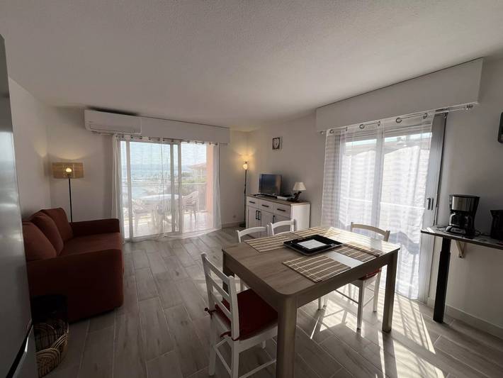 Gîte pour 4 personnes, avec balcon dans Plage Republique Frejus - 2