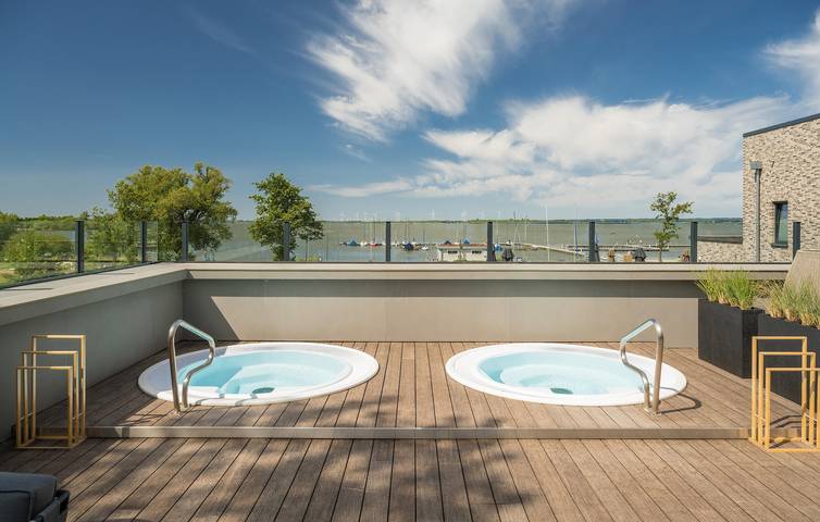 Ferienhaus für 8 Personen, mit Terrasse und Garten sowie Sauna in Lembruch