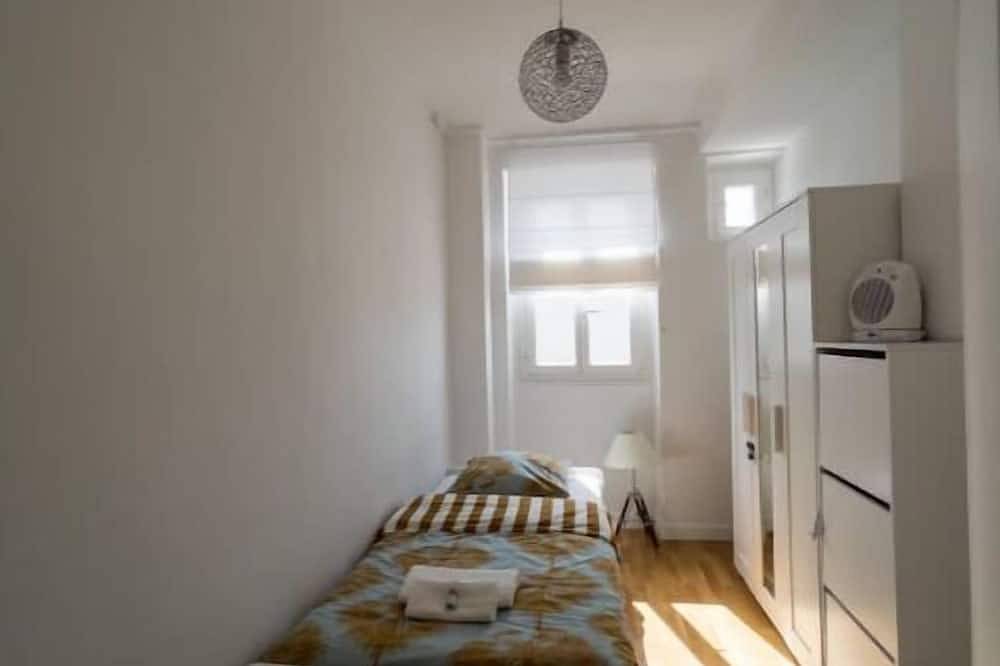 Entire apartment, À 2 Chambres - de Style Parisien - à 30 min du Louvre in Alfortville, Val-de-Marne