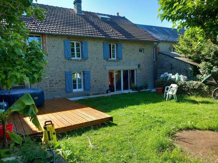 Location de vacances pour 8 personnes, avec jardin ainsi que jacuzzi et terrasse dans Saint-Goussaud - 2