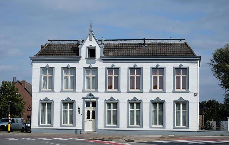 Chambre d’hôte pour 8 personnes, avec Terrasse ainsi que Jardin et Piscine à Kinrooi