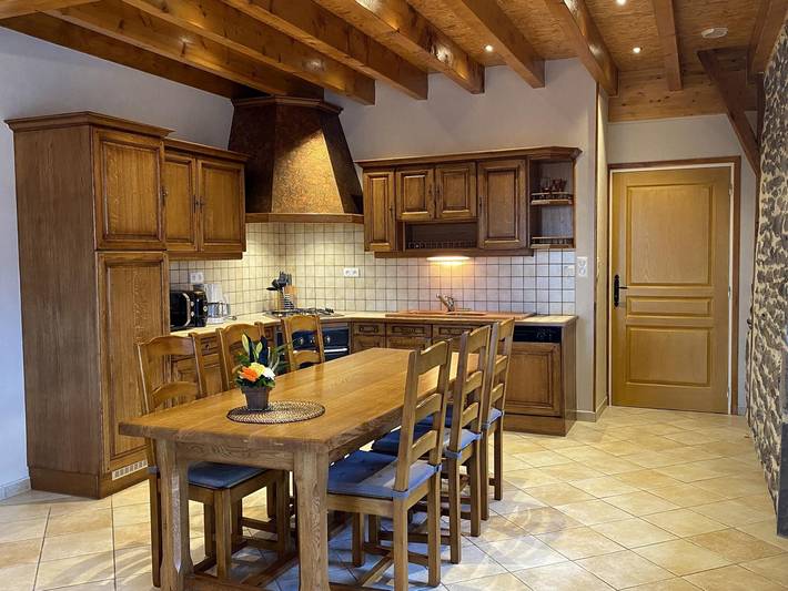 Gîte pour 6 personnes, avec jardin dans Perpezat - 4