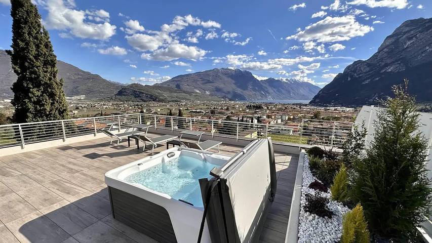 Ferienwohnung für 4 Personen, mit Whirlpool und Balkon in Riva del Garda - 3