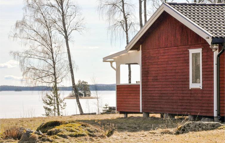Ferienhaus für 6 Personen, mit Terrasse und Garten sowie Seeblick in Mittelschweden