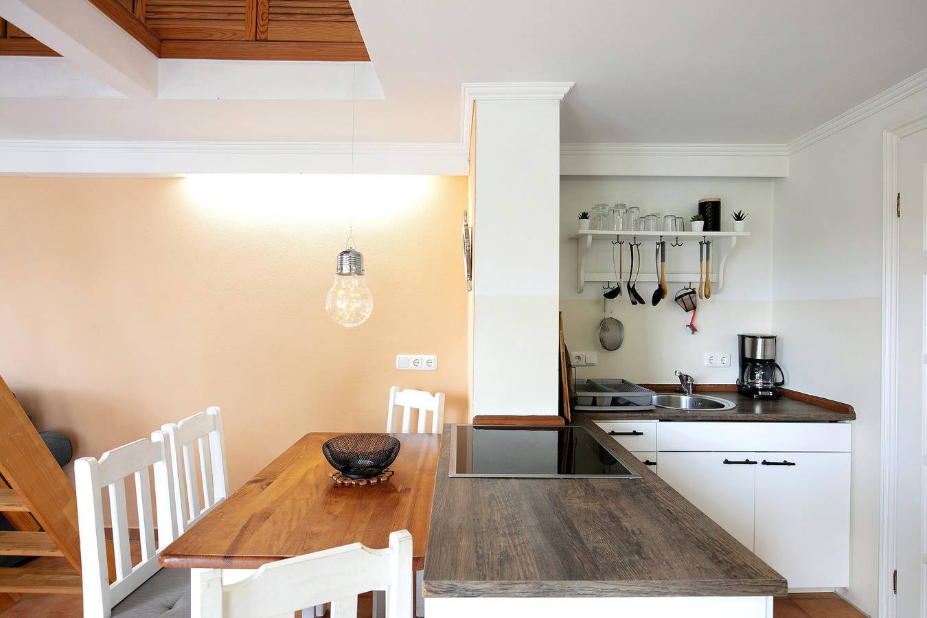 Vakantiehuisje aan het meer met privéterras en wifi, foto 7