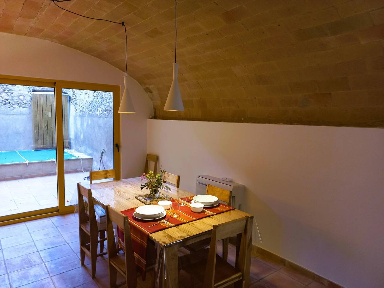 Casa Groga, para 6 personas, pequeña piscina privada, chimenea, wifi, A/A,  . . . in La Armentera, Alt Empordà