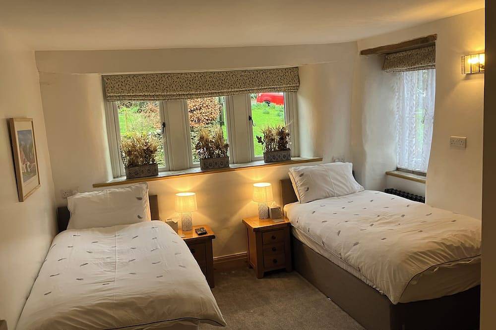 Entire apartment, The Snug - Perfect for Walkers - Pet Friendly in Yorkshire Dales National Park