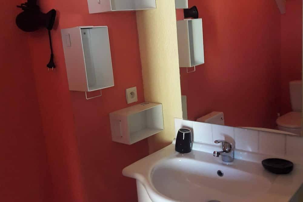 Entire apartment, Gite du Midi, Cooconing, Clim Réversible, au Calme, rez de Jardin in Montélimar, Nyons region