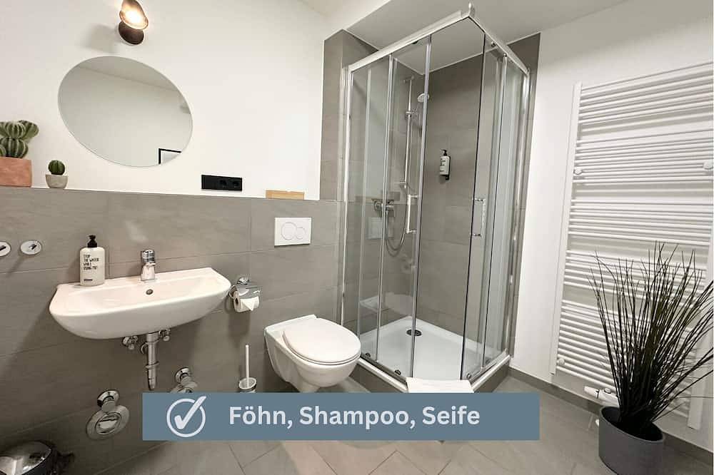 Apartamento entero, Close to the city center with parking space, balcony, lockable bike box & charging station in Deutsches Eck, Coblenza