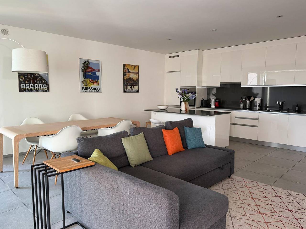 Appartamento intero, Modern holiday apartment with balcony and mountain views in Solduno in Locarno, Alpi Ticinesi e del Verbano