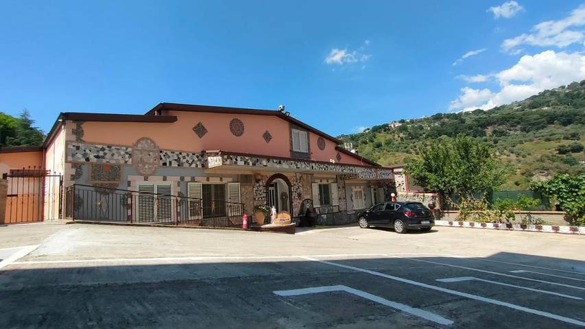 Agriturismo per 2 persone, con Balcone e Terrazza nonché Giardino e Panorama in Provincia di Catanzaro