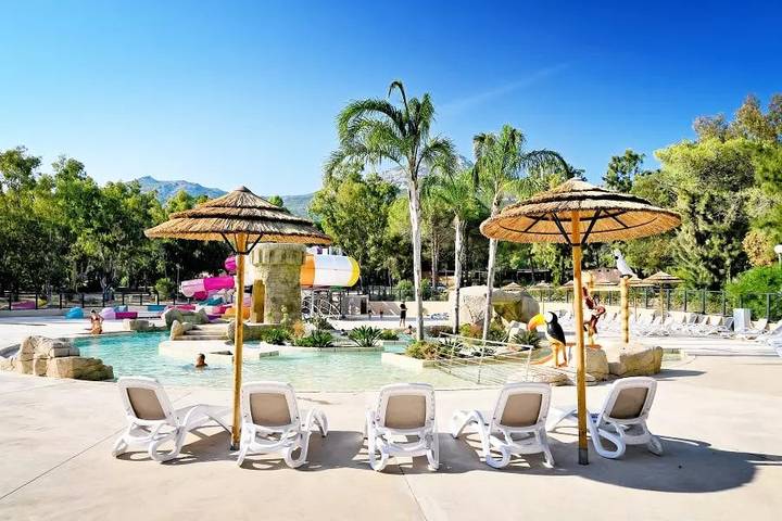 Camping für 4 Personen, mit Pool und Terrasse auf Korsika - 2