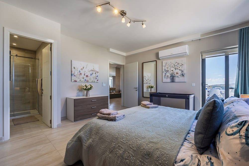 Ganze Wohnung, Dream Vacation with Private Pool Bbq and breathtaking sunrise and sunset views in il-Mellieha, Mellieha