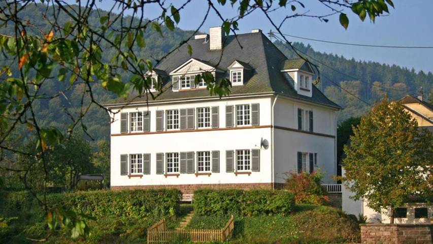 Ferienhaus für 18 Personen, mit Terrasse und Garten sowie Sauna in Malberg