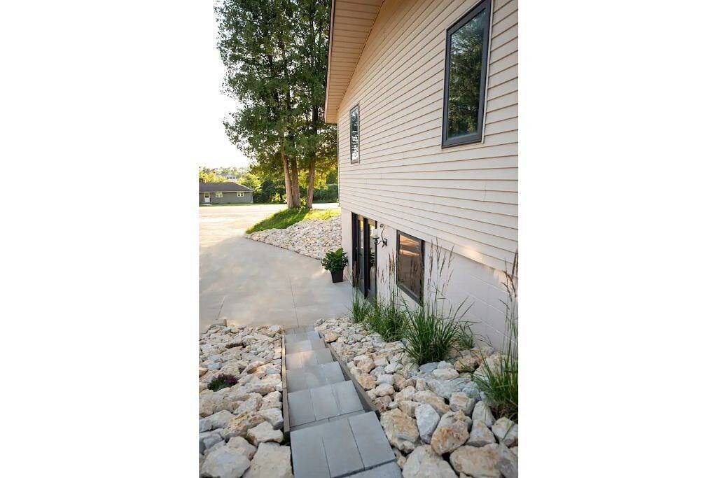 Urban Edge | Comfort & Fun: Large Game Room & Fitness Room in Decorah, Winneshiek County