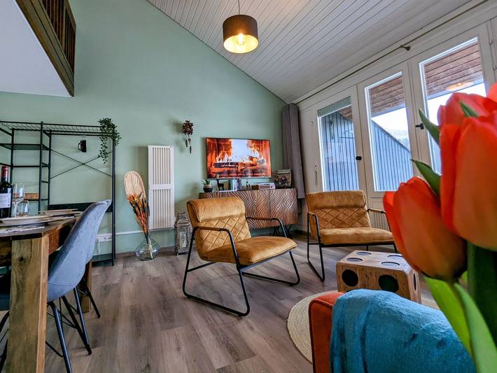 Ferienwohnung für 3 Personen, mit Terrasse und Garten sowie Pool und Sauna