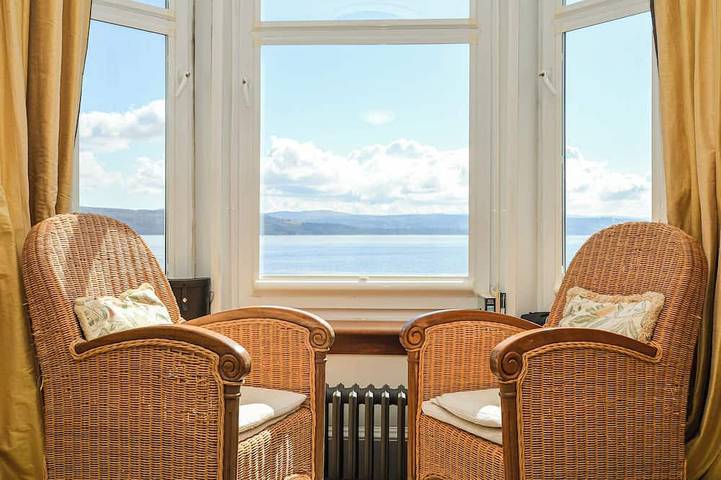 Cottage for 4 people, with garden, with pets in Dunoon