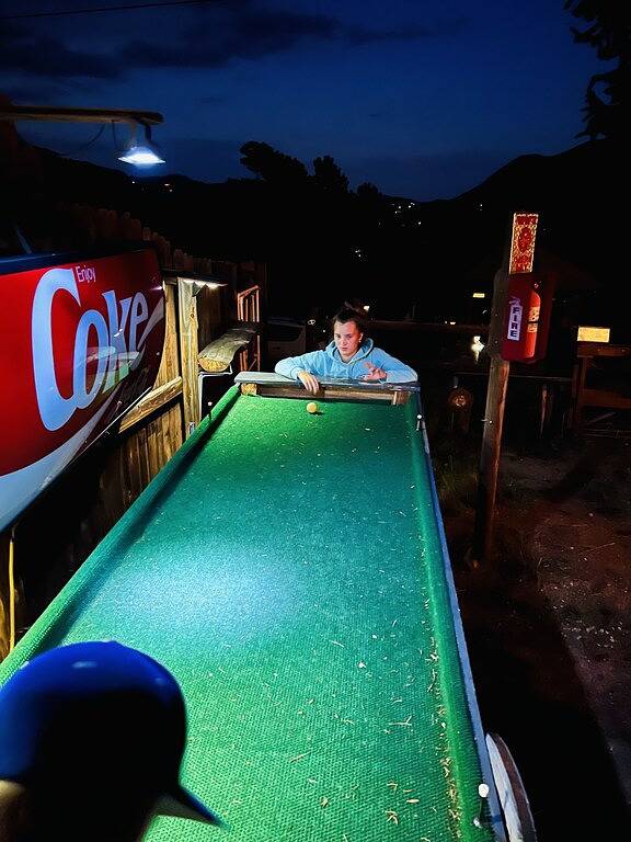 Vacation rental for 8 people, with yard and hot tub in Estes Park