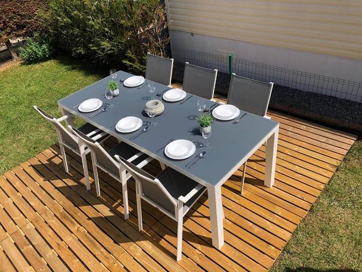 Camping für 4 Personen, mit Terrasse und Garten sowie Ausblick in De Haan