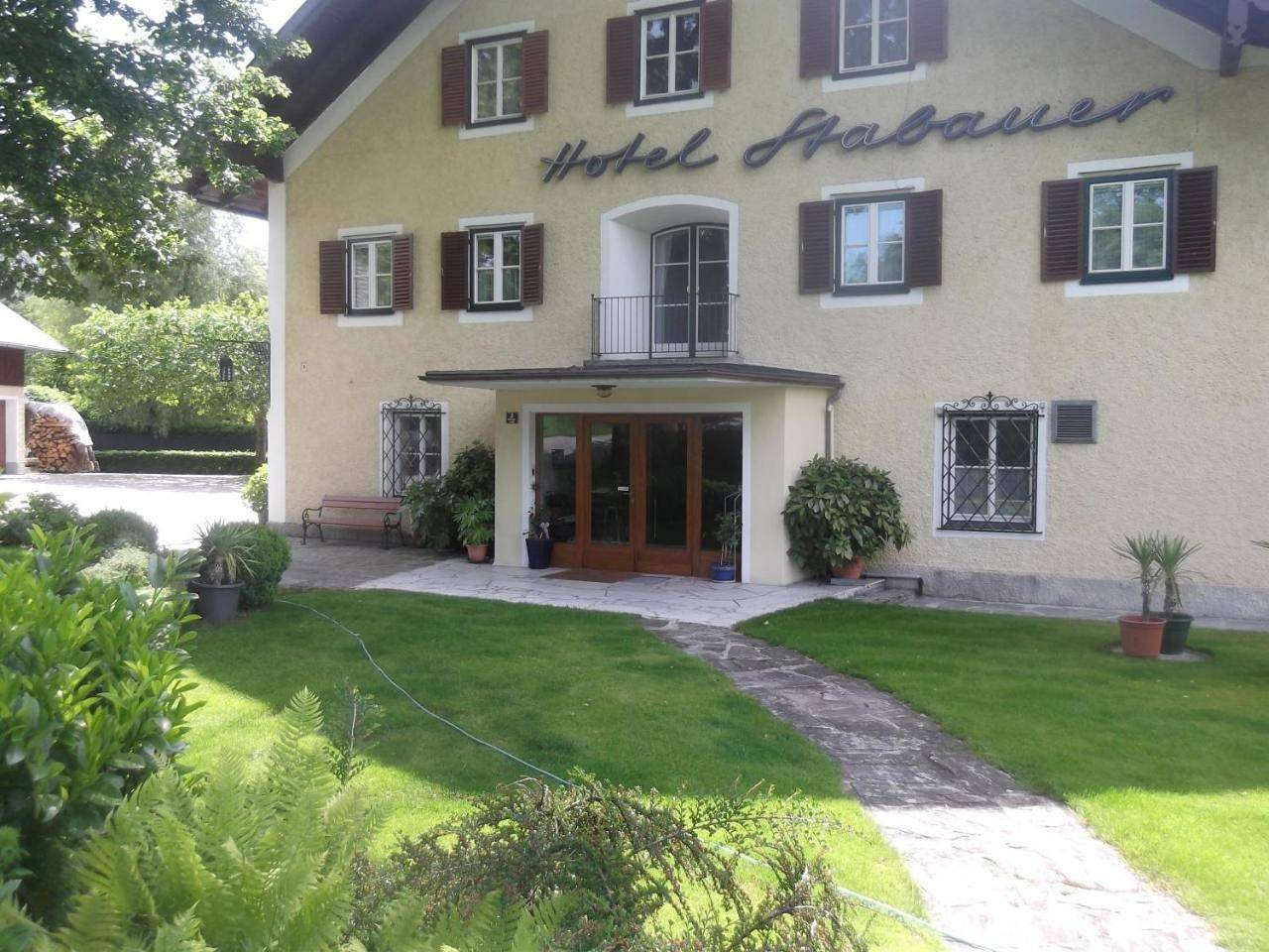 Small Double Room with Balcony in Mondsee (Stadt), Mondsee & Irrsee
