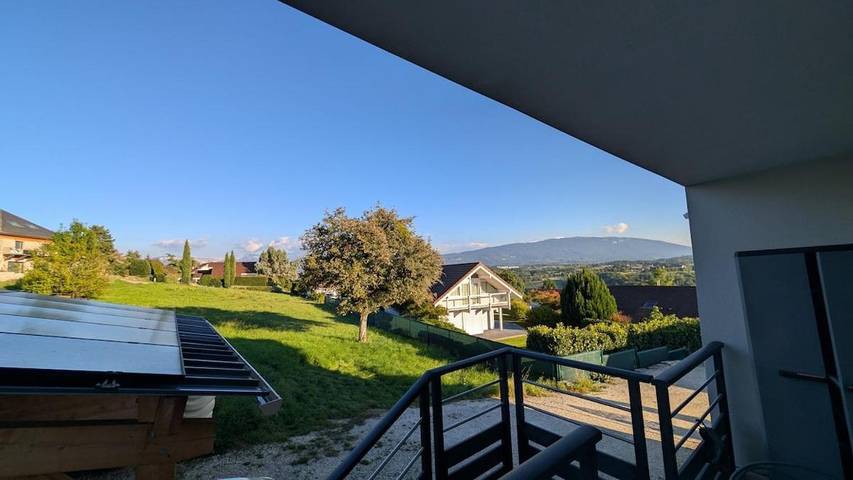 Gîte pour 2 personnes, avec vue et balcon à Lovagny