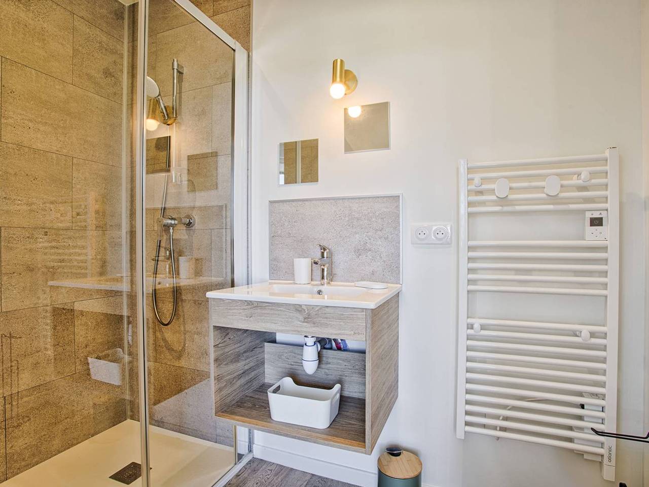 Entire apartment, Appartement lumineux avec 2 balcons à 600m de la plage in Merville-Franceville-Plage, Caen region