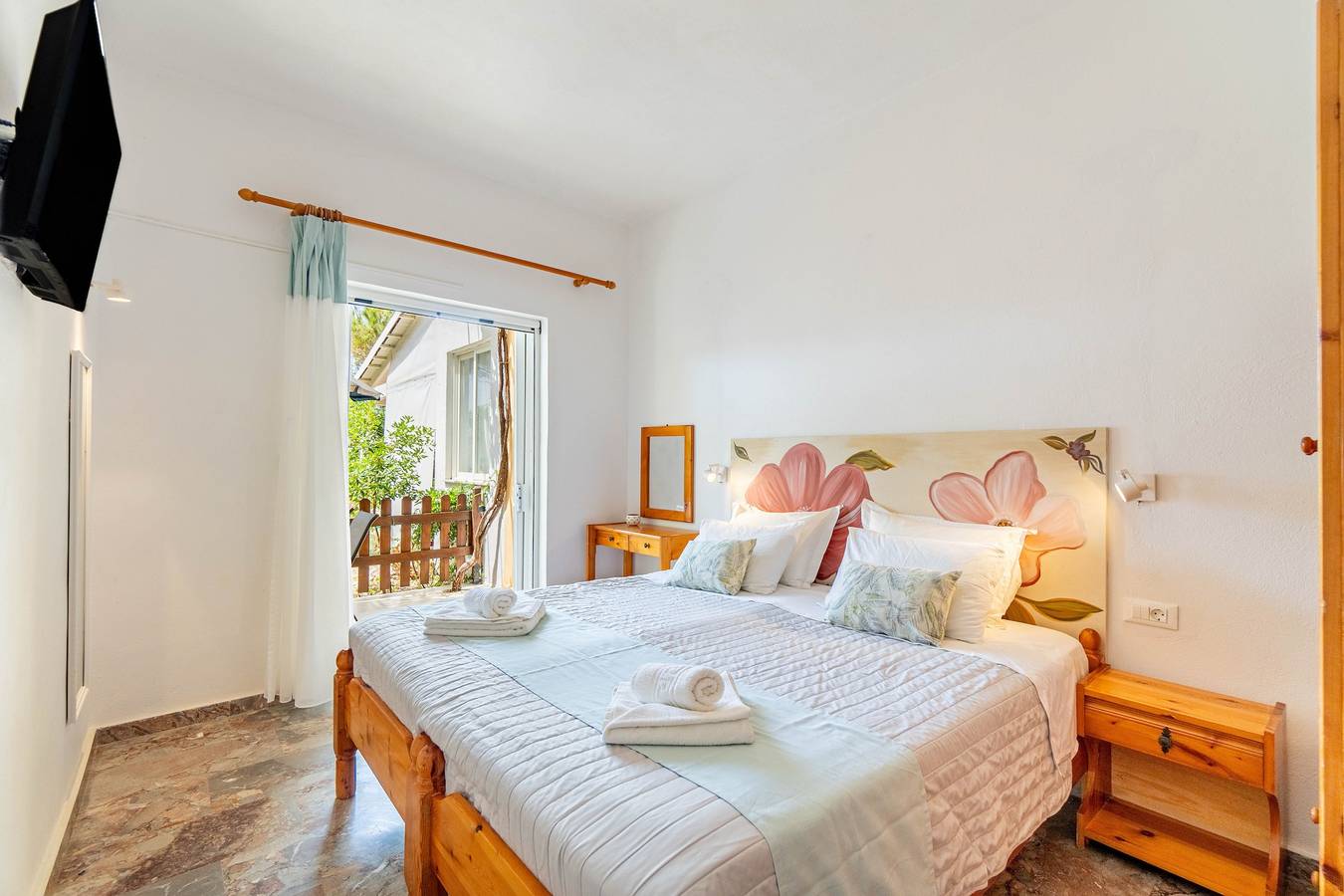 Ganze Wohnung, Ferienwohnung '4' mit Meerblick, Wlan und Klimaanlage in Agios Georgios, Korfu