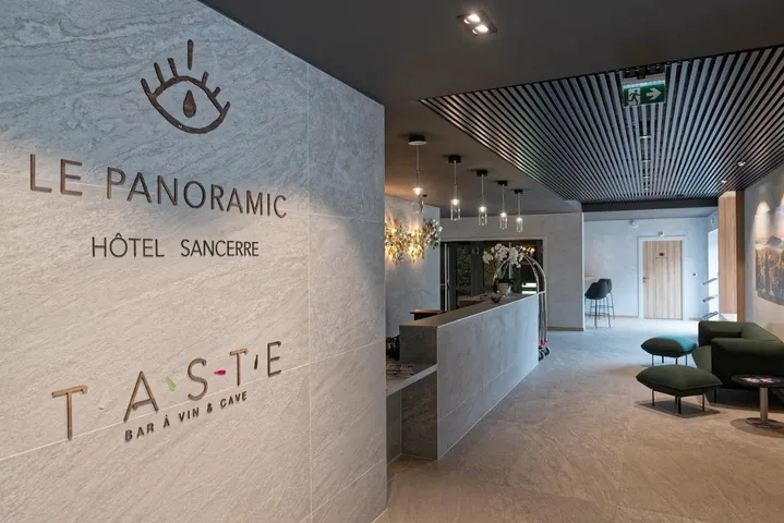 Hôtel pour 2 personnes, avec piscine ainsi que terrasse et vue - 1