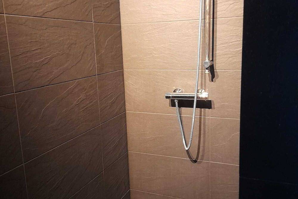 Entire apartment, The beautiful house in Urbanizacion Montcabrer, Cabrils