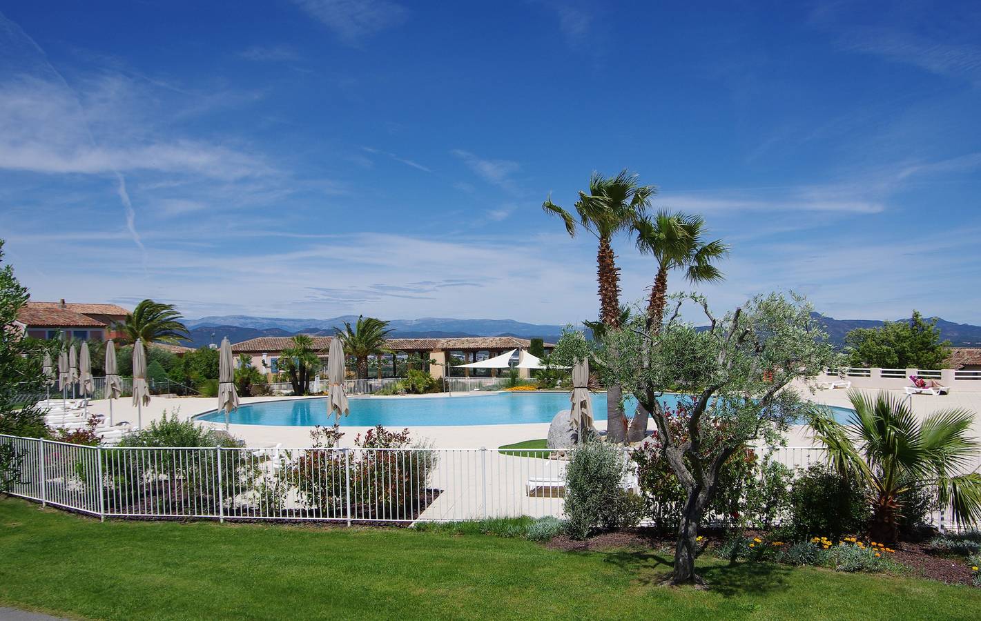 Villa 'Domaine Du Golf De Roquebrune' avec vue sur la mer, Wi-Fi et climatisation in Roquebrune-sur-Argens, Côte méditerranéenne (France)