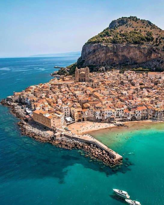 Villa Azzurra in Mazzaforno, Cefalù (Comune)