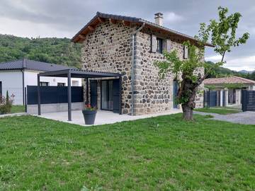 Gîte pour 5 personnes, avec terrasse et jardin à Fabras