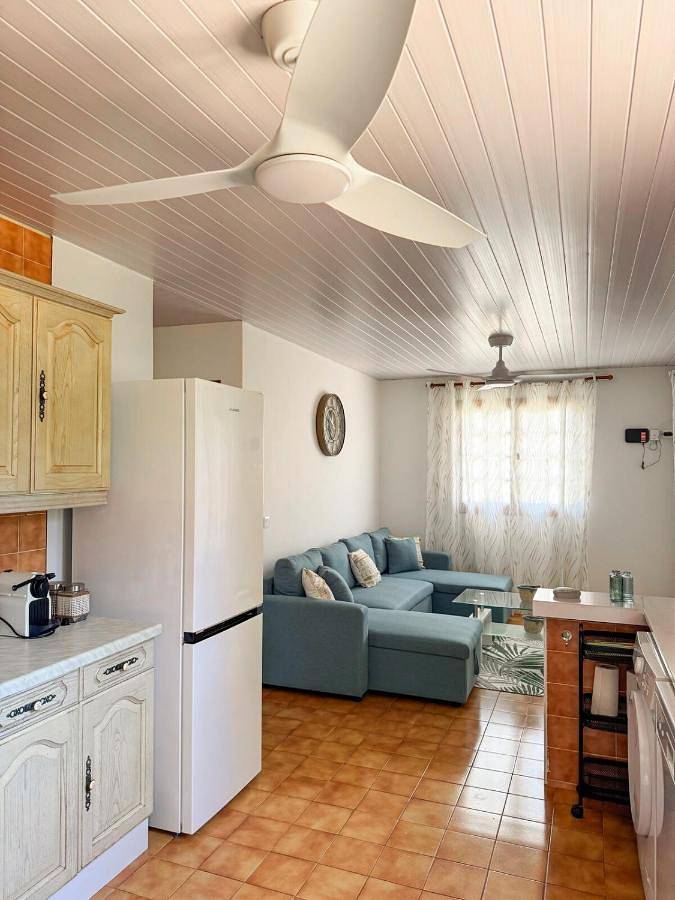 Location de vacances pour 7 personnes, avec vue ainsi que piscine et jardin à Bourail - 4