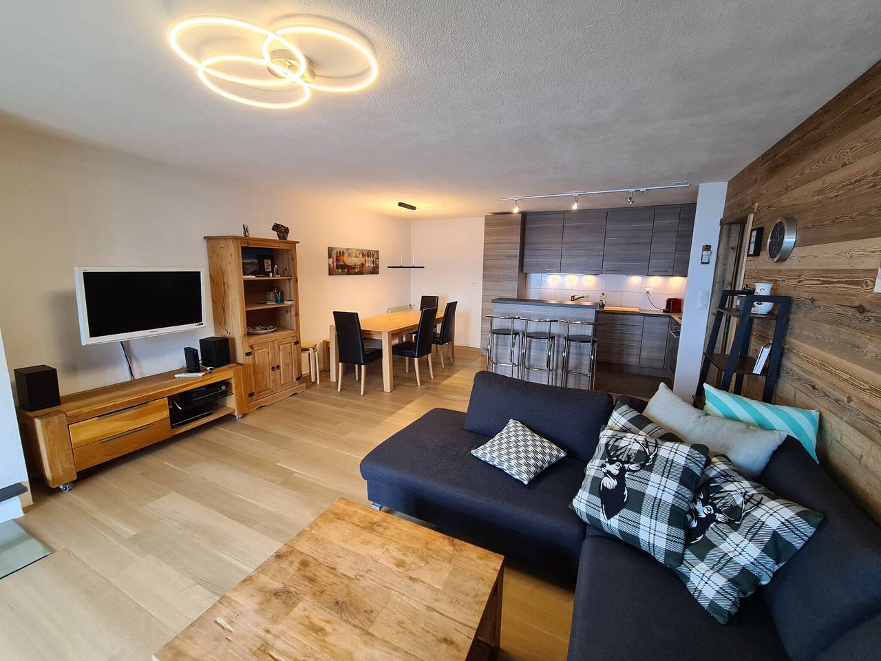 Ganze Wohnung, Berg-Apartment mit Parkplatz in Veysonnaz, Walliser Alpen