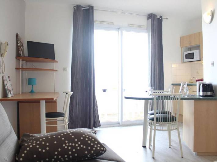 Gîte pour 2 personnes, avec balcon et piscine dans Port des Minimes - 4