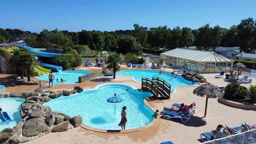 Camping voor 4 personen, with Terras and Tuin as well as Kinderzwembad and Zwembad in Fouesnant