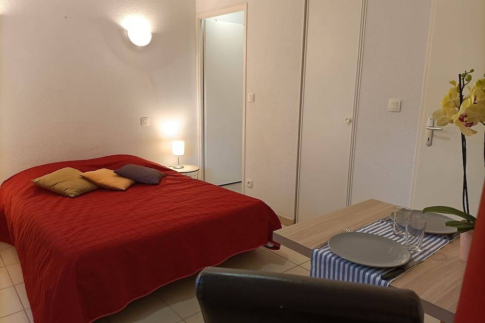 Entire apartment, Studio Dans Résidence Avec Piscine B29 in Salies-de-Béarn, Béarn