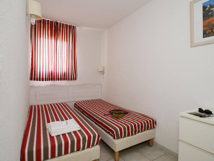 Gîte pour 5 personnes, avec terrasse et piscine, animaux acceptés à Salavas - 3