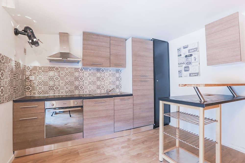 Apartamento entero, Amplio nido acogedor en el Centre Royat in Royat, Parque Natural Regional Volcans d'Auvergne