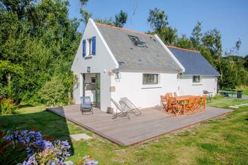 Gîte pour 4 personnes, avec jardin et terrasse à Penvénan