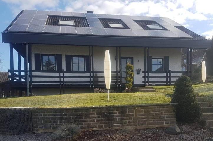Ferienhaus für 6 Personen, mit Balkon und Terrasse sowie Garten und Ausblick in Hillesheim