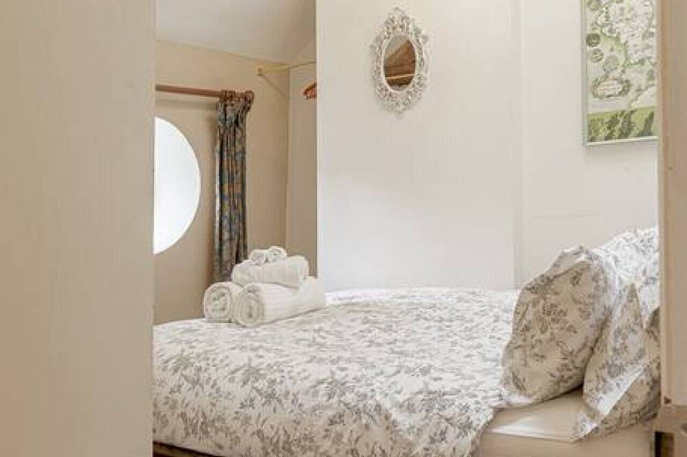 Artisan Hall: 4Bd Stunning Grandeur in Cotswolds in Gloucestershire