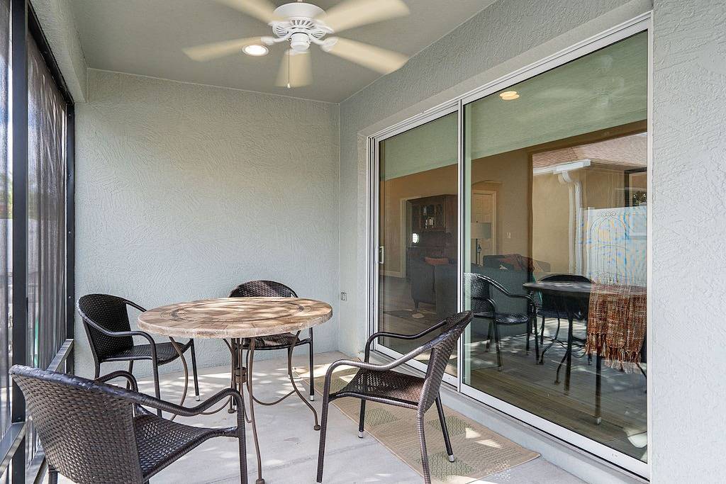 Everything! 3/2, Free golf & 4-seat cart, Resident passes, pets, near Brownwood in The Villages, Sumter County