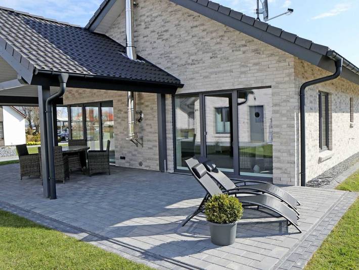 Ferienhaus für 4 Personen, mit Terrasse und Sauna in Niesgrau